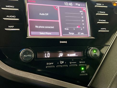 Used 2020 Toyota Camry SE image 23