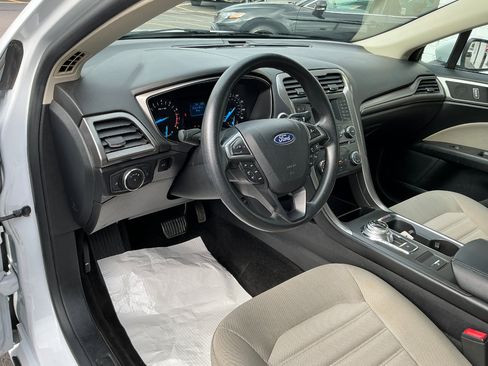 Used 2018 Ford Fusion S image 9