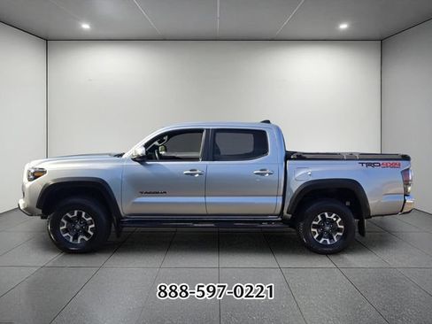 Used 2022 Toyota Tacoma TRD Off-Road AWD/4WD image 2