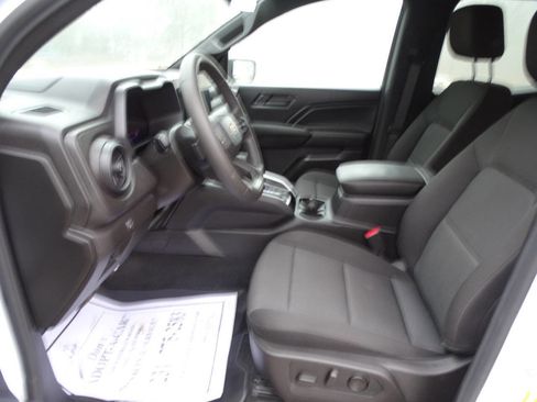 Used 2024 Chevrolet Colorado W/T w/ WT Convenience Package II AWD/4WD image 11