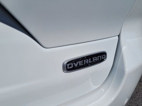 New 2025 Jeep Grand Cherokee Overland image 9