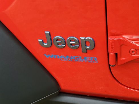 Used 2022 Jeep Wrangler Unlimited Rubicon 4xe w/ Steel Bumper Group image 7