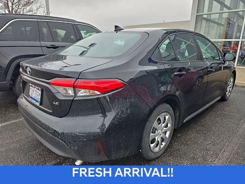 Used 2023 Toyota Corolla LE image 3
