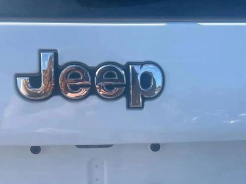 Used 2019 Jeep Cherokee Limited w/ Trailer Tow Group image 11