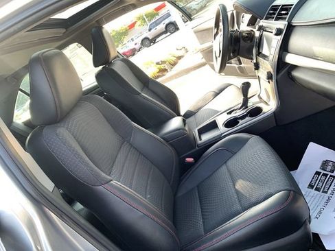 Used 2015 Toyota Camry SE w/ Moonroof Package FWD image 14