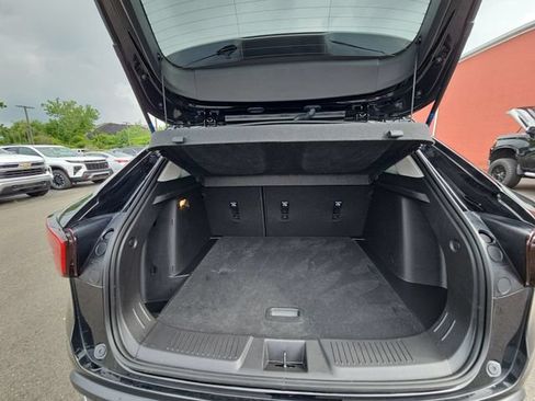 Used 2024 Chevrolet Trax LT w/ Driver Confidence Package FWD image 28