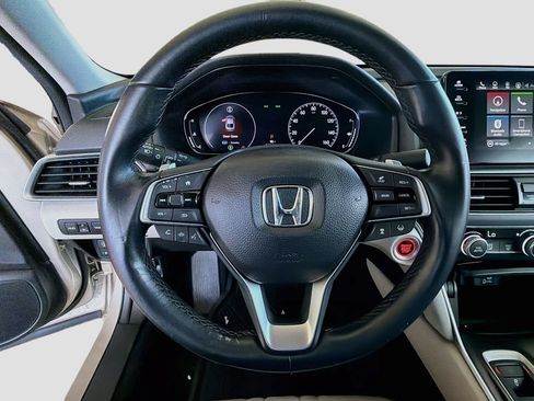 Used 2019 Honda Accord Touring image 10
