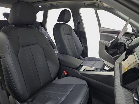 New 2025 Audi Q5 2.0T Premium image 10