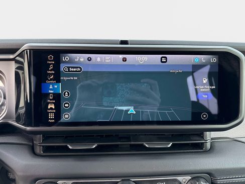 New 2025 Jeep Wrangler Sahara w/ Technology Group AWD/4WD image 22