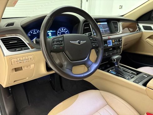 Used 2019 Genesis G80 3.8 RWD image 2