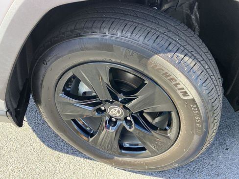 Certified 2024 Toyota RAV4 XLE image 9