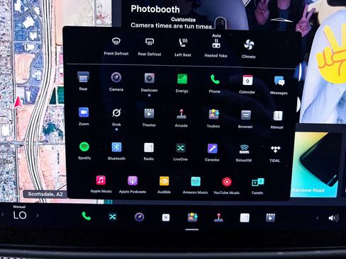 Used 2021 Tesla Model S Plaid image 21