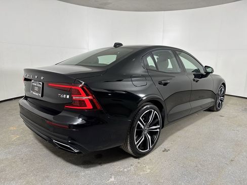 Used 2019 Volvo S60 T6 R-Design image 7