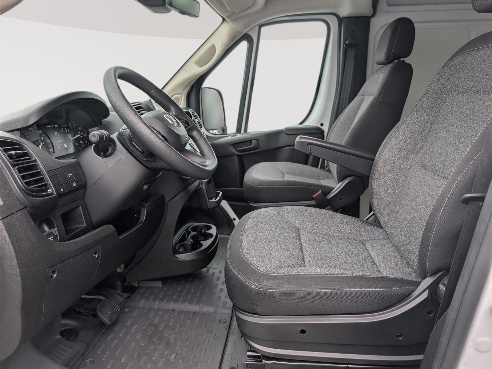 Used 2024 RAM ProMaster 1500 w/ Safety Group FWD image 16