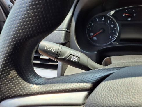 Used 2022 GMC Terrain SLE image 22