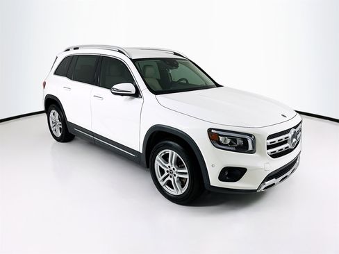 Used 2021 Mercedes-Benz GLB 250 image 1