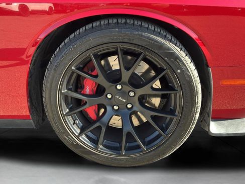 Used 2016 Dodge Challenger SRT Hellcat image 29