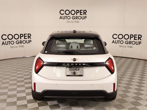 New 2026 MINI Cooper 4-Door Hardtop FWD image 22