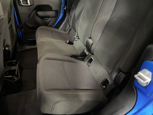 Used 2024 Jeep Gladiator Sport image 12