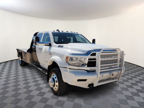 Used 2021 RAM 5500 Tradesman w/ Chrome Appearance Group image 6