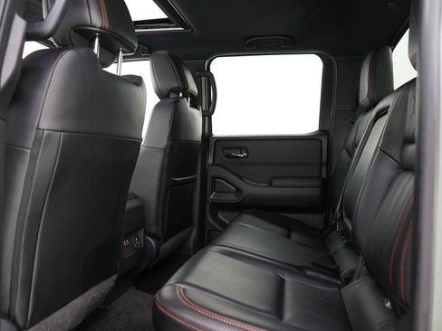Used 2023 Nissan Frontier PRO-4X AWD/4WD image 19