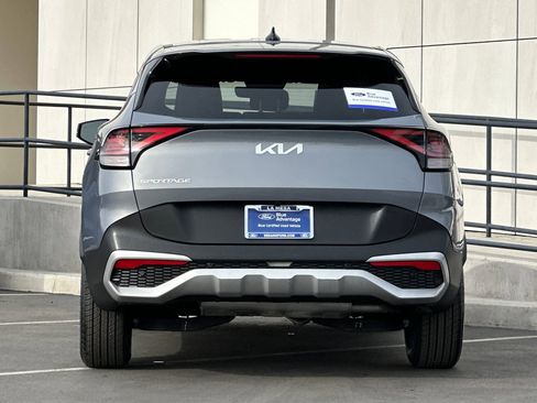 Used 2024 Kia Sportage EX image 4