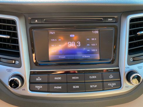 Used 2017 Hyundai Tucson SE image 19