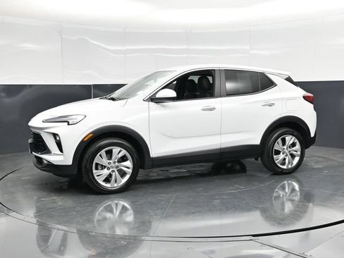 Used 2025 Buick Encore GX Preferred AWD/4WD image 9