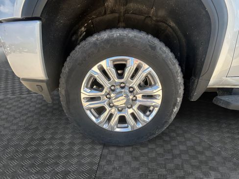 Used 2023 GMC Sierra 3500 Denali w/ Denali Ultimate Package AWD/4WD image 14