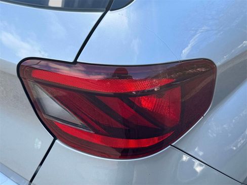 Used 2022 Hyundai Venue SEL w/ Cargo Package image 6