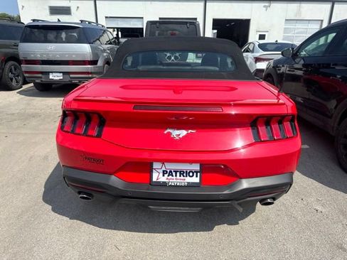 Used 2025 Ford Mustang Premium RWD image 5