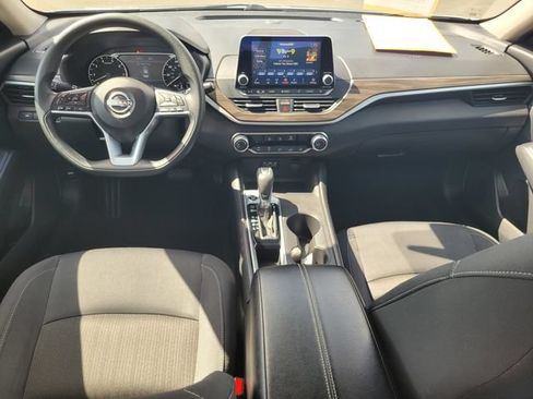 Certified 2025 Nissan Altima 2.5 SV FWD image 16