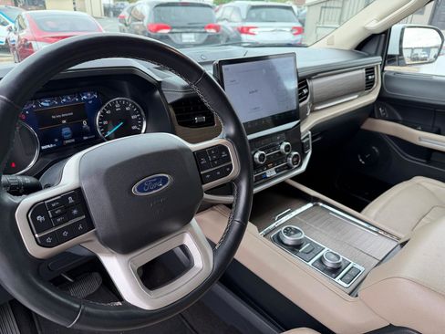 Used 2022 Ford Expedition Max Limited AWD/4WD image 12