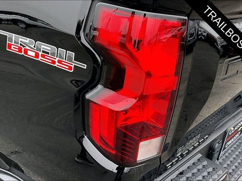 Used 2024 Chevrolet Colorado Trail Boss w/ LPO, Dark Essentials Package image 23