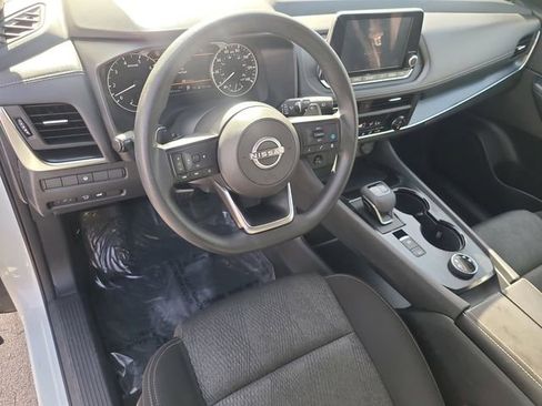 Used 2024 Nissan Rogue SV AWD/4WD image 19