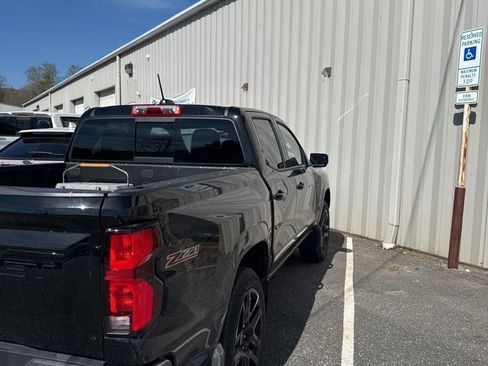 Used 2025 Chevrolet Colorado Z71 w/ Z71 Convenience Package 2 image 5