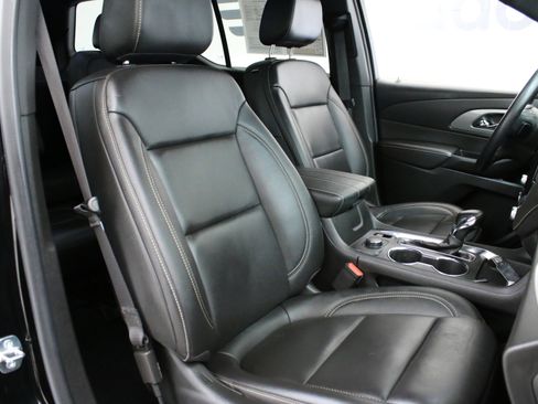 Used 2023 Chevrolet Traverse LT w/ LPO, Floor Liner Package image 30