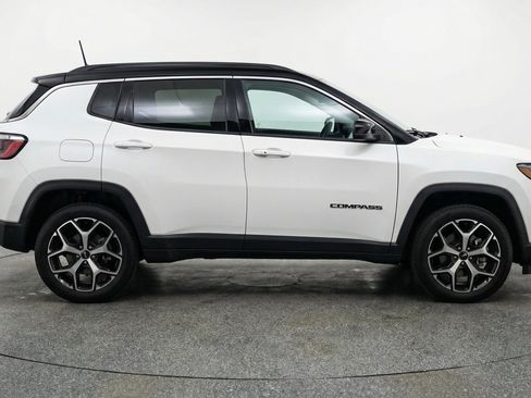 Used 2025 Jeep Compass Limited AWD/4WD image 11