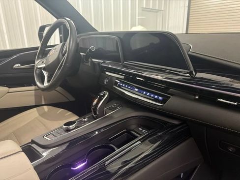 Used 2021 Cadillac Escalade Sport w/ LPO, Illumination Package RWD image 26