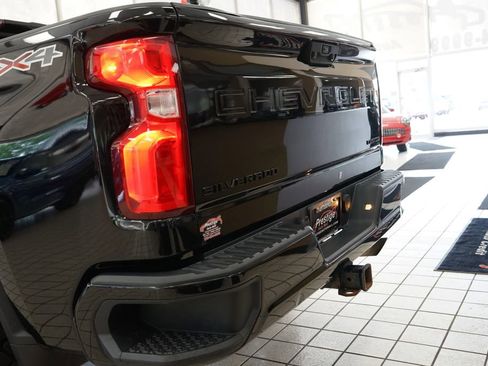 Used 2020 Chevrolet Silverado 2500 Custom w/ Custom Value Package AWD/4WD image 13