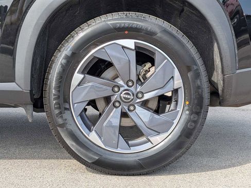 Used 2025 Nissan Rogue SV image 13