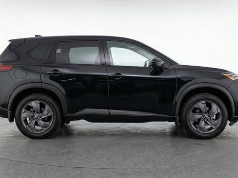 Used 2025 Nissan Rogue SV image 11