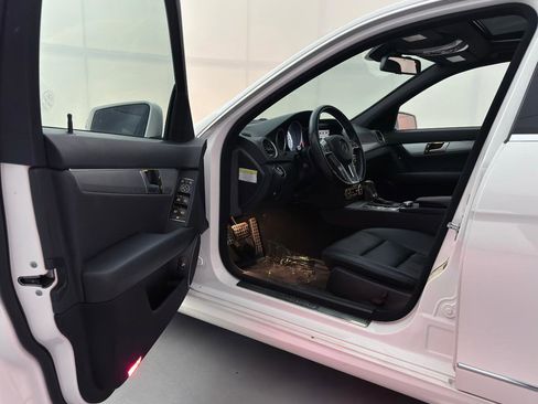 Used 2014 Mercedes-Benz C 250 Sedan image 16