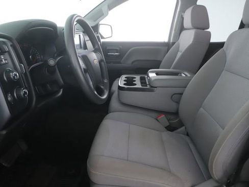 Used 2018 Chevrolet Silverado 1500 Custom w/ Custom Convenience Package AWD/4WD image 16