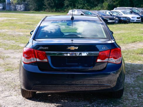 Used 2015 Chevrolet Cruze LS image 9