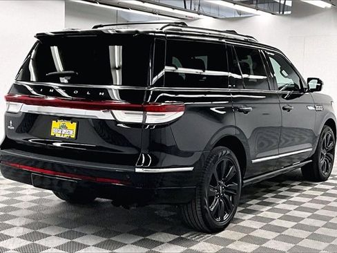 Used 2023 Lincoln Navigator Reserve image 11