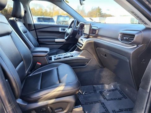 Certified 2023 Ford Explorer XLT w/ Equipment Group 202A image 11