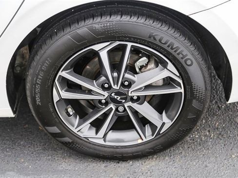 Used 2023 Kia Forte LXS w/ LXS Technology Package image 11