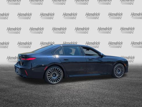 Certified 2025 BMW 760i xDrive w/ Luxury Rear Seating Package AWD/4WD image 9