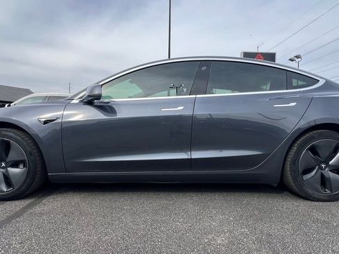 Used 2018 Tesla Model 3 Long Range image 3